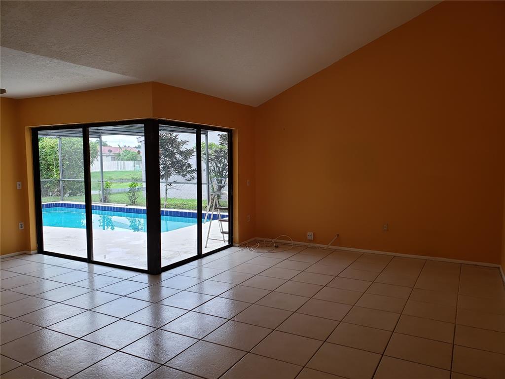 BONAVENTURE LAKES - Residential