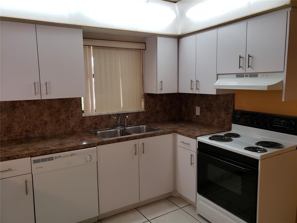 BONAVENTURE LAKES - Residential