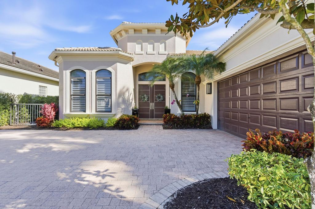 Photo of 345 Vizcaya Drive, Palm Beach Gardens, FL 33418 (MLS # B26022254)