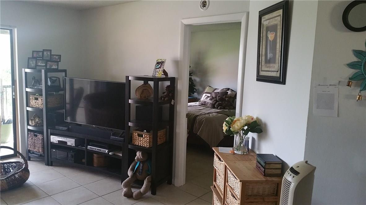 Island Club at Coral Spri - Residential