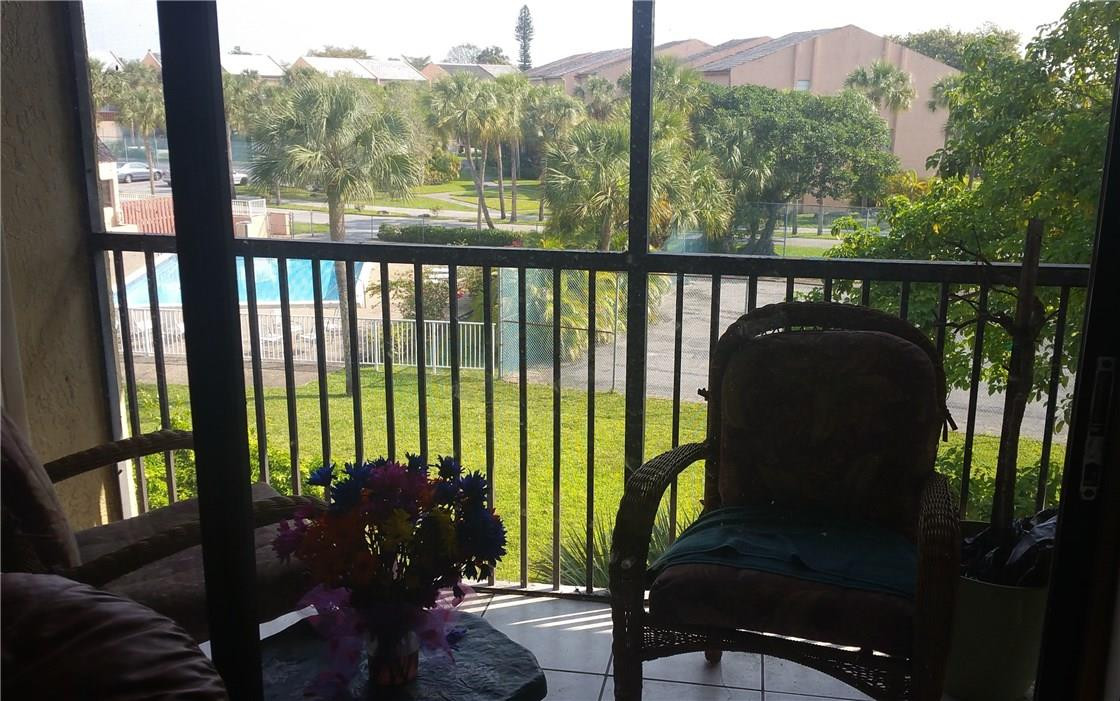 Island Club at Coral Spri - Residential