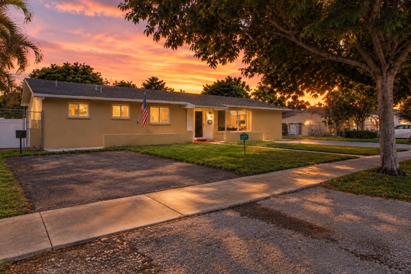 2624 SW 107TH CT, MIAMI, FL 33165 - Image 28fc1fcee7e543c1e71ea5bbe00bd093/2080286859