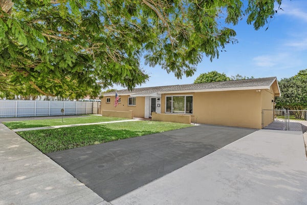 2624 SW 107TH CT, MIAMI, FL 33165 - Image 28fc1fcee7e543c1e71ea5bbe00bd093/3951266184