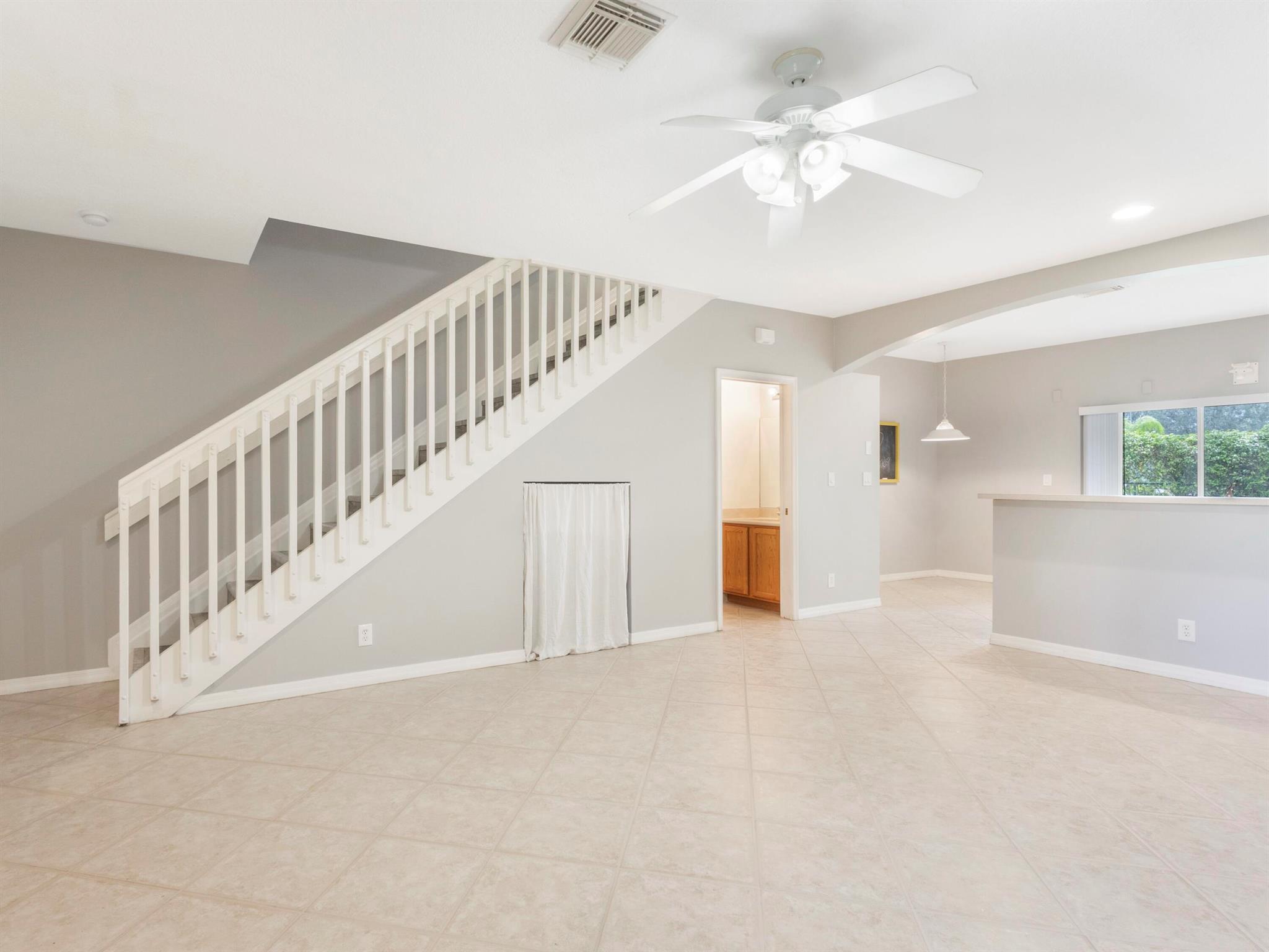 1527 Barrymore Court