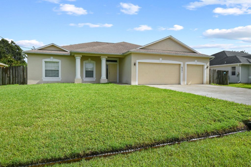 Photo of 6221 NW Hacienda Lane, Port Saint Lucie, FL 34986 (MLS # R11132352)