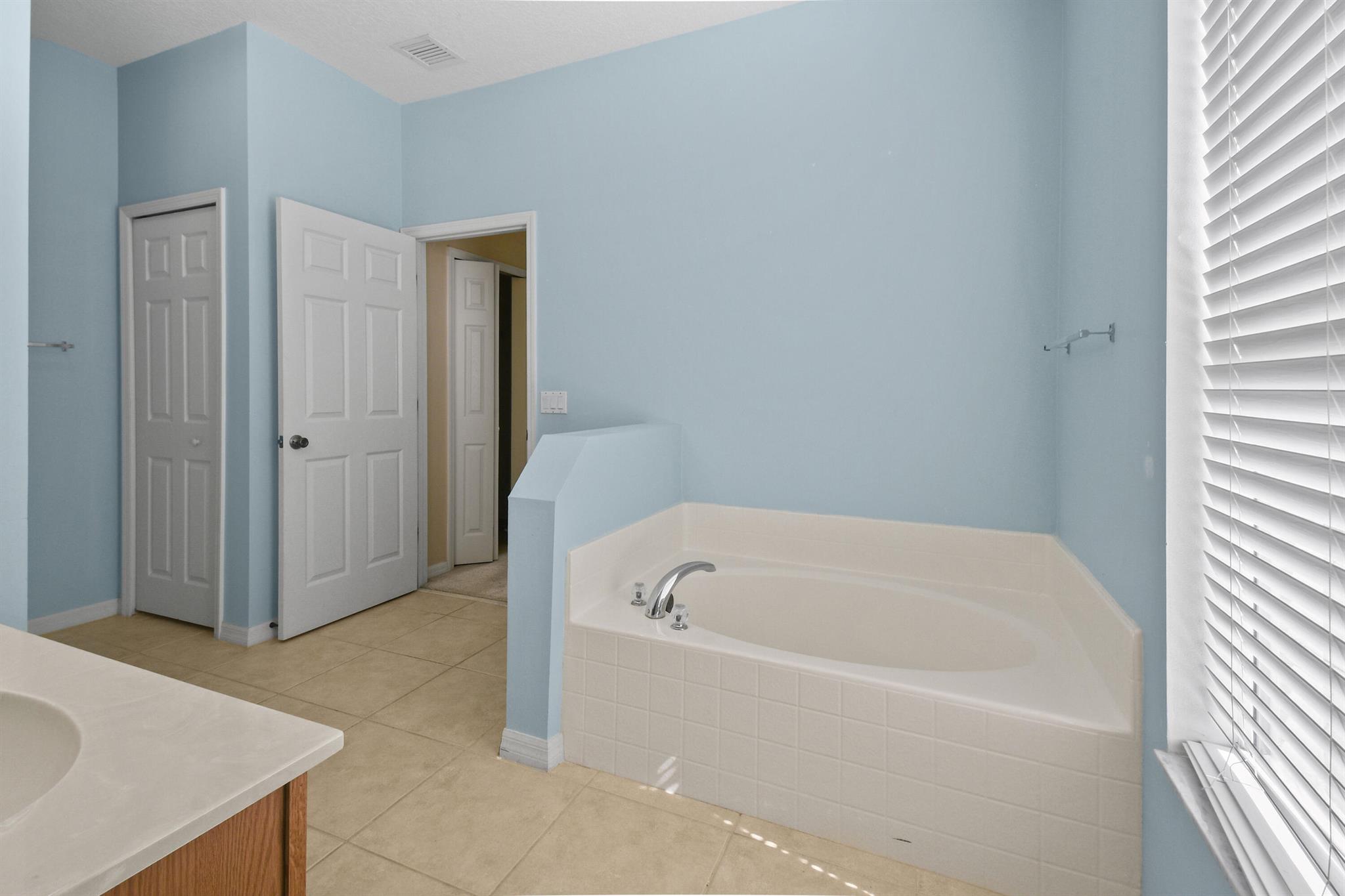 PORT ST LUCIE SECTION 44 - Residential Lease