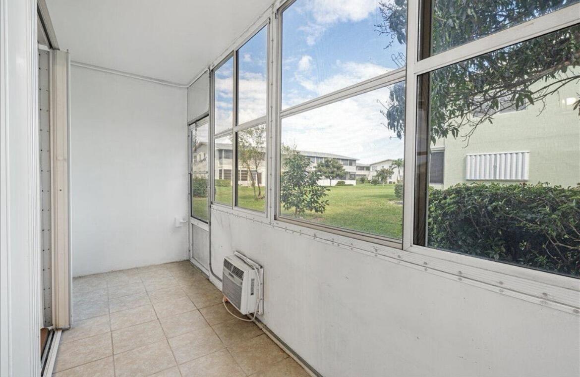 CAMBRIDGE CONDO - Residential