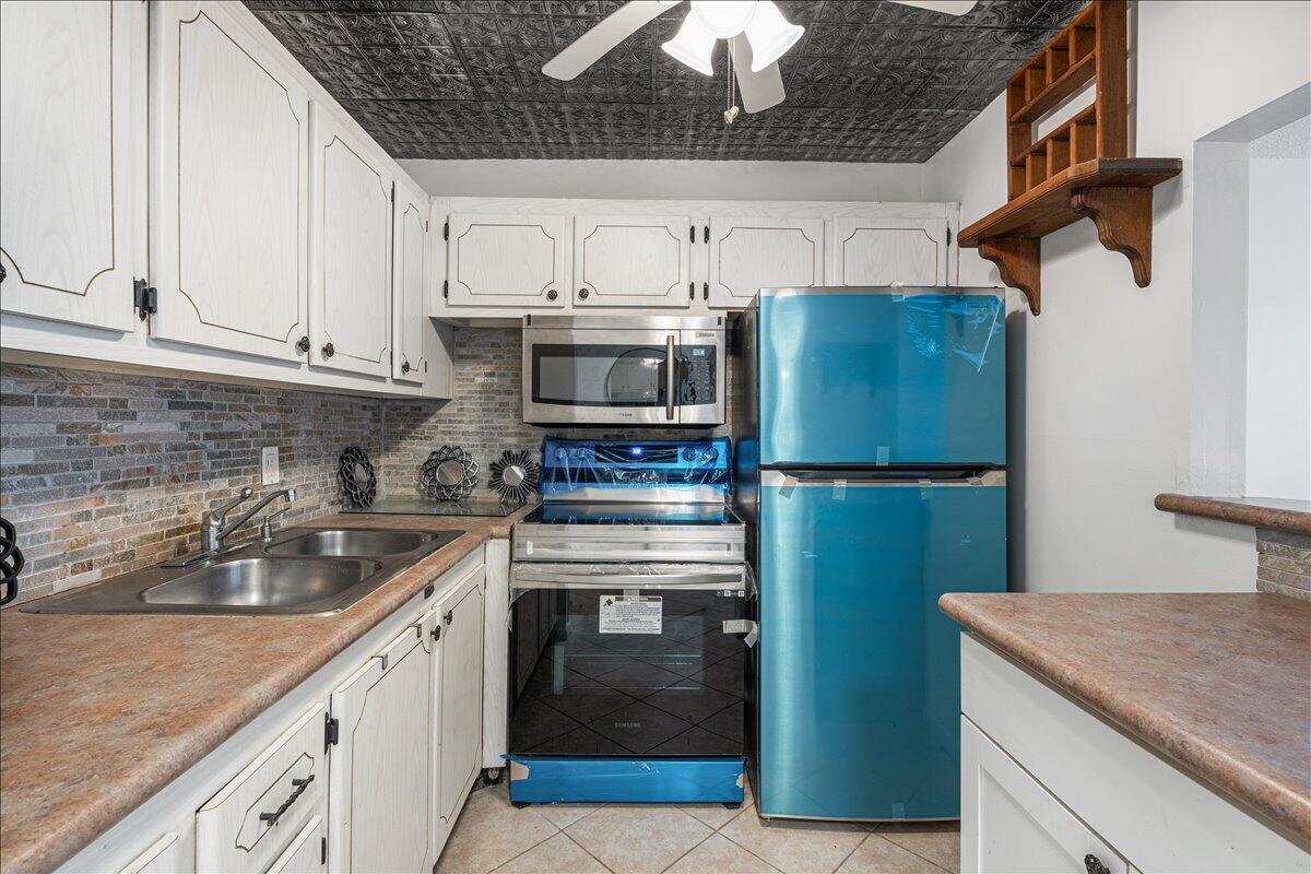 CAMBRIDGE CONDO - Residential