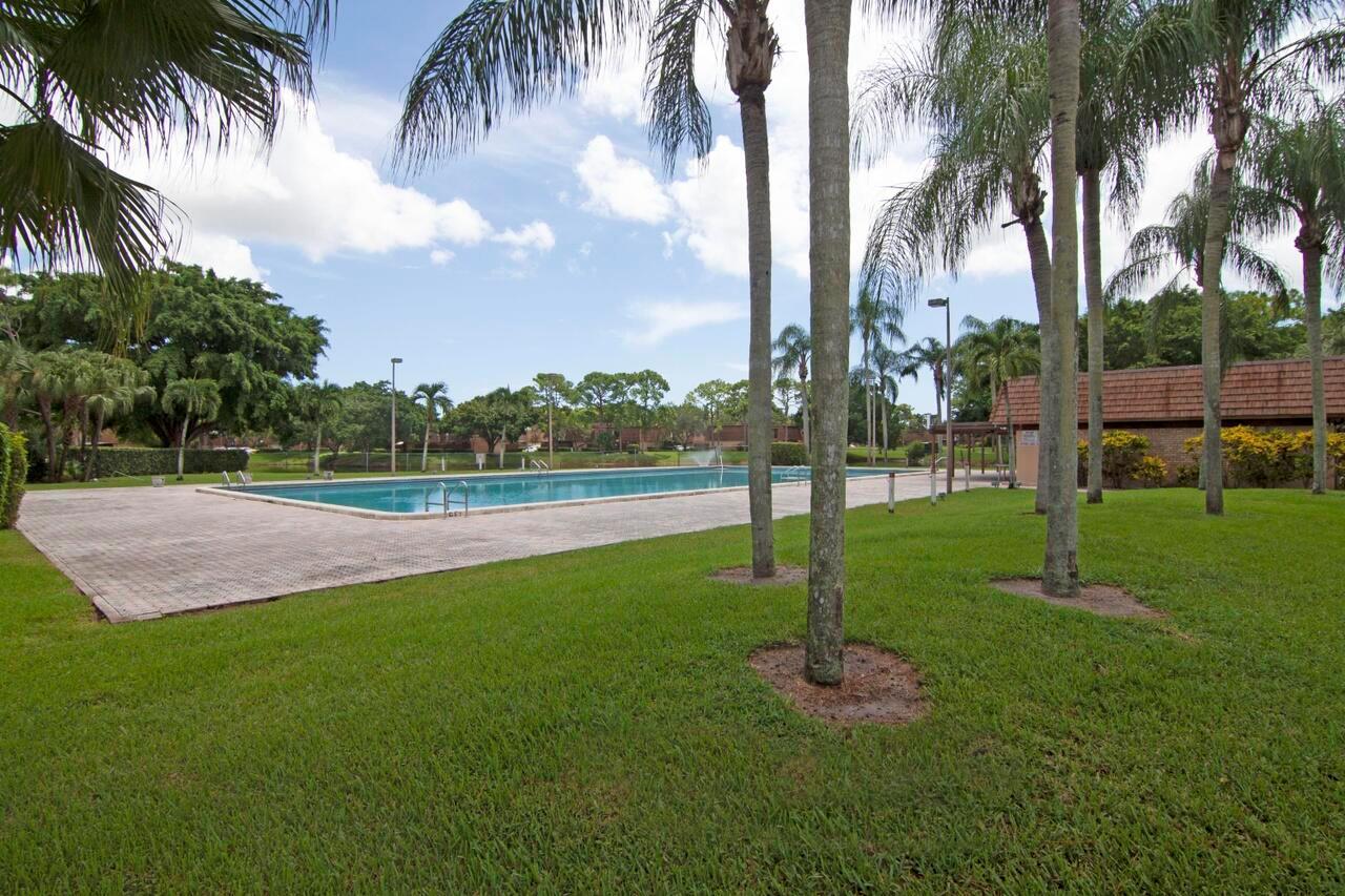 Incredible opportunity to rent this 3 bedroom 2 and half bath in the desirable neighborhood of sherwood lakes! Waterfront unit. Bedroom on first floor, primary bedroom has a huge walk in closet. No carpet! Pets on case by case basis! Come see it before its gone!