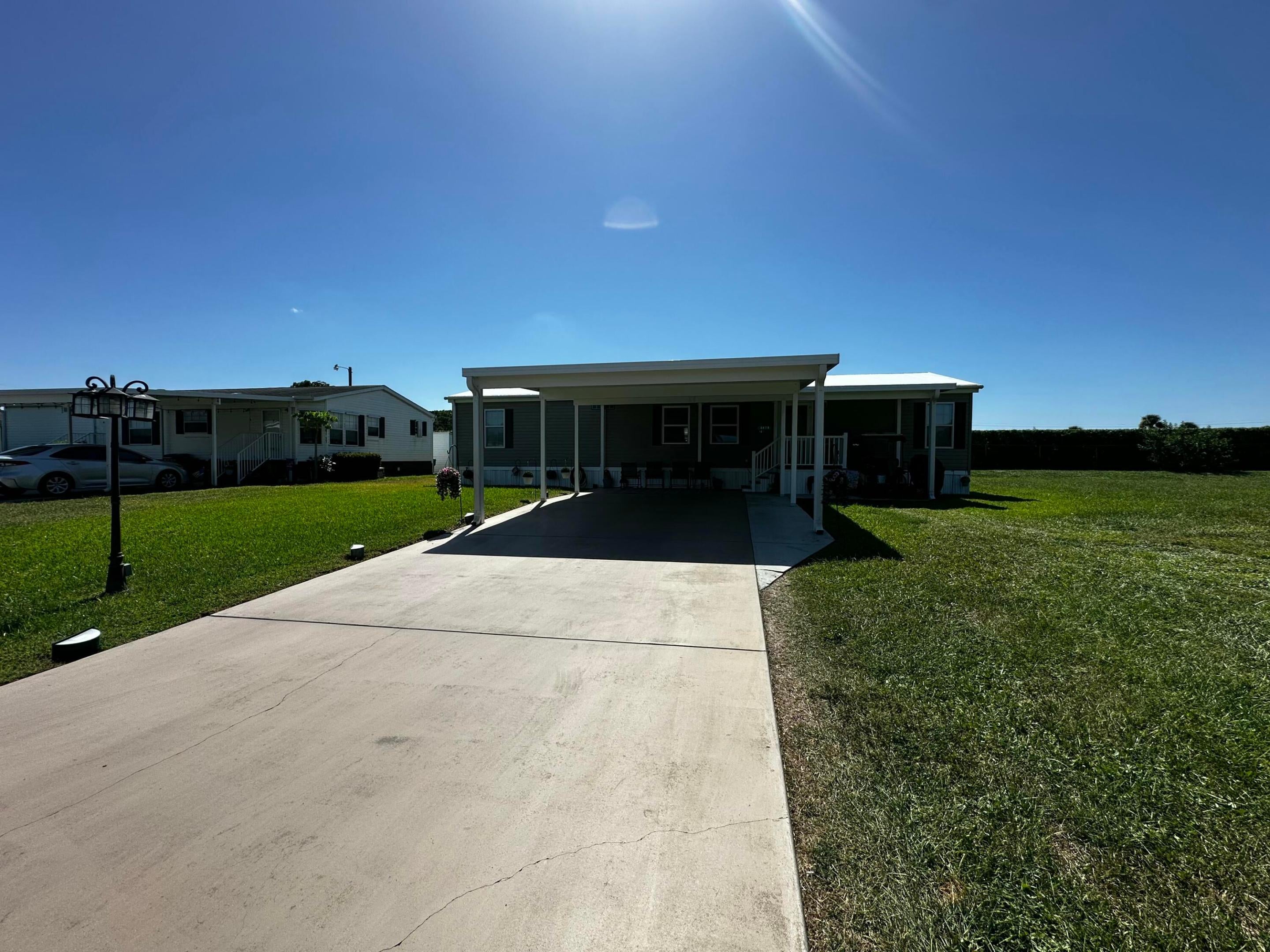 4479 Lady Beverlee Court N, Boynton Beach, FL, 33436/$165,000 2 4479 Lady Beverlee Court N