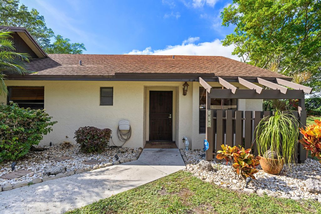 Photo of 108 Casas Norte, Boynton Beach, FL 33426 (MLS # R11011910)