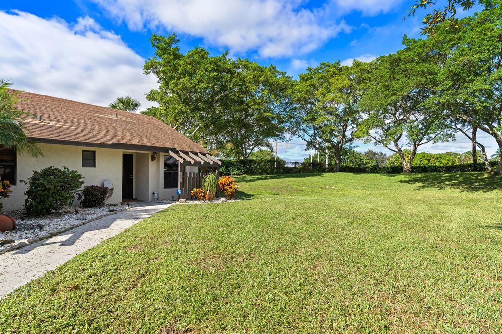 Photo of 108 Casas Norte, Boynton Beach, FL 33426 (MLS # R11011910)