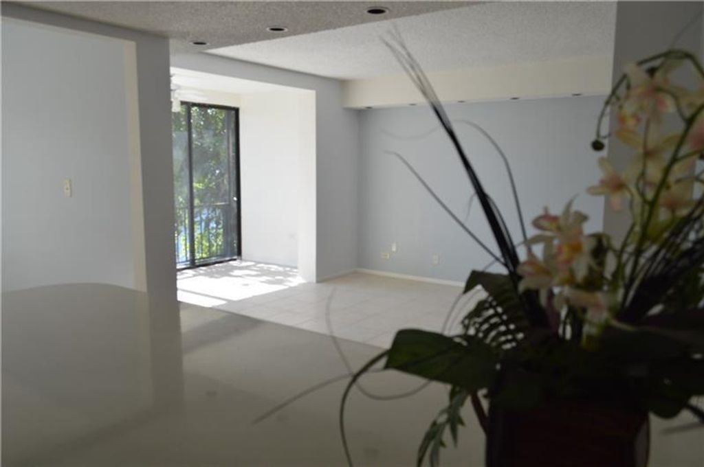 Photo of 3730 Inverrary Dr #3P, Lauderhill, FL 33319 (MLS # F10384259)