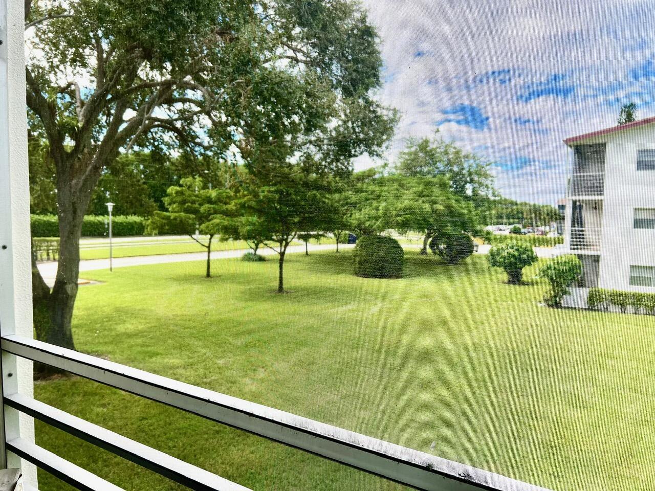 FANSHAW AT CENTURY VILLAGE CONDO - Residential