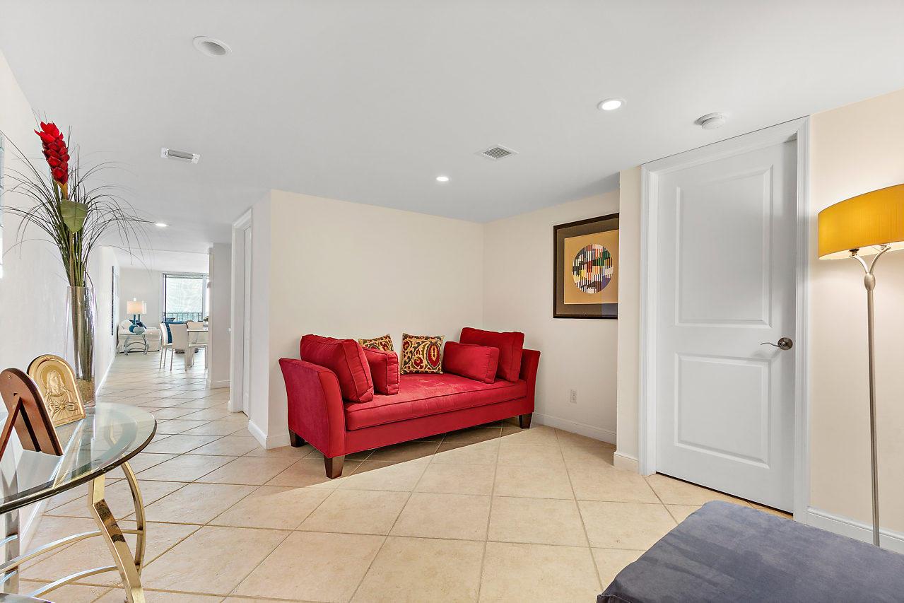 PALM BEACH WINDEMERE COND - Residential Lease
