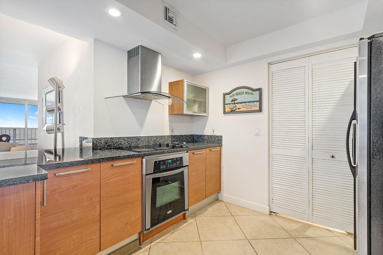 PALM BEACH WINDEMERE COND - Residential Lease