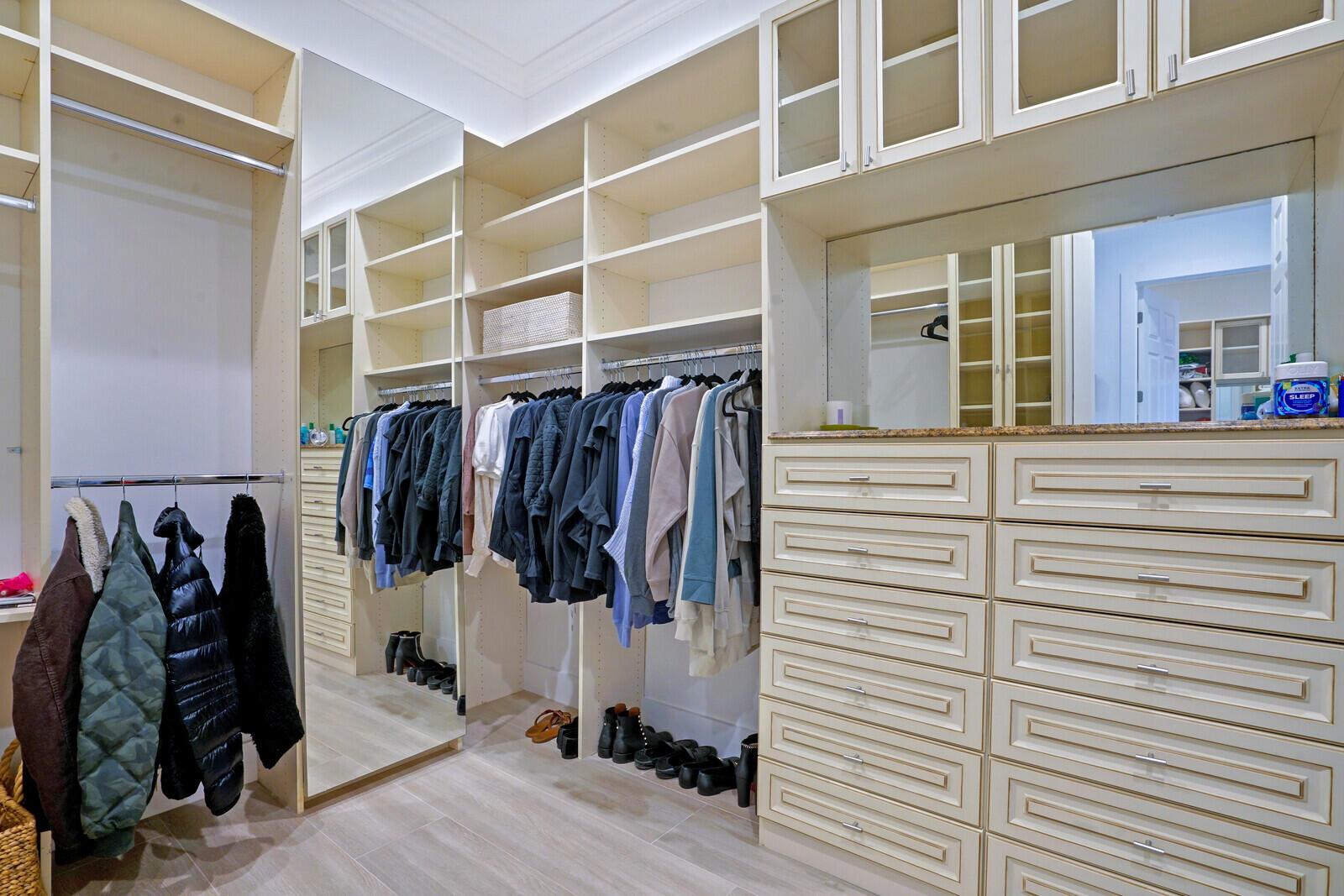 EQUESTRIAN CLUB ESTATES 3 - Residential Lease