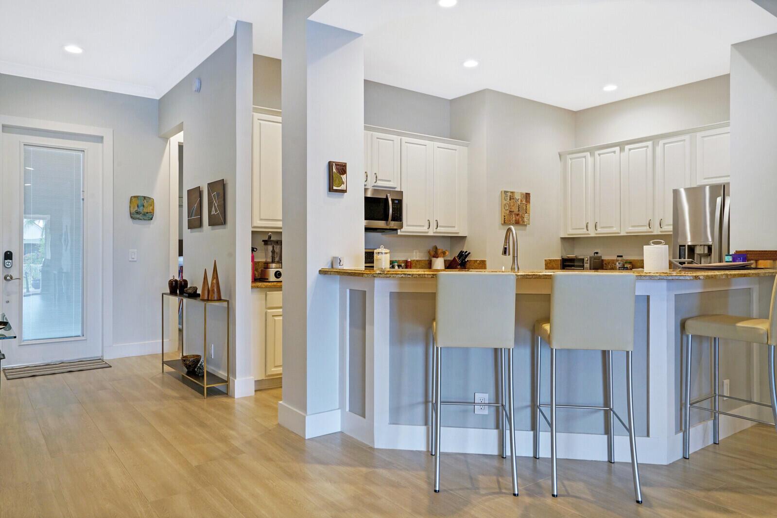 EQUESTRIAN CLUB ESTATES 3 - Residential Lease