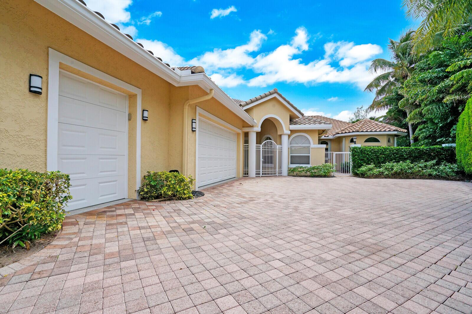 EQUESTRIAN CLUB ESTATES 3 - Residential Lease