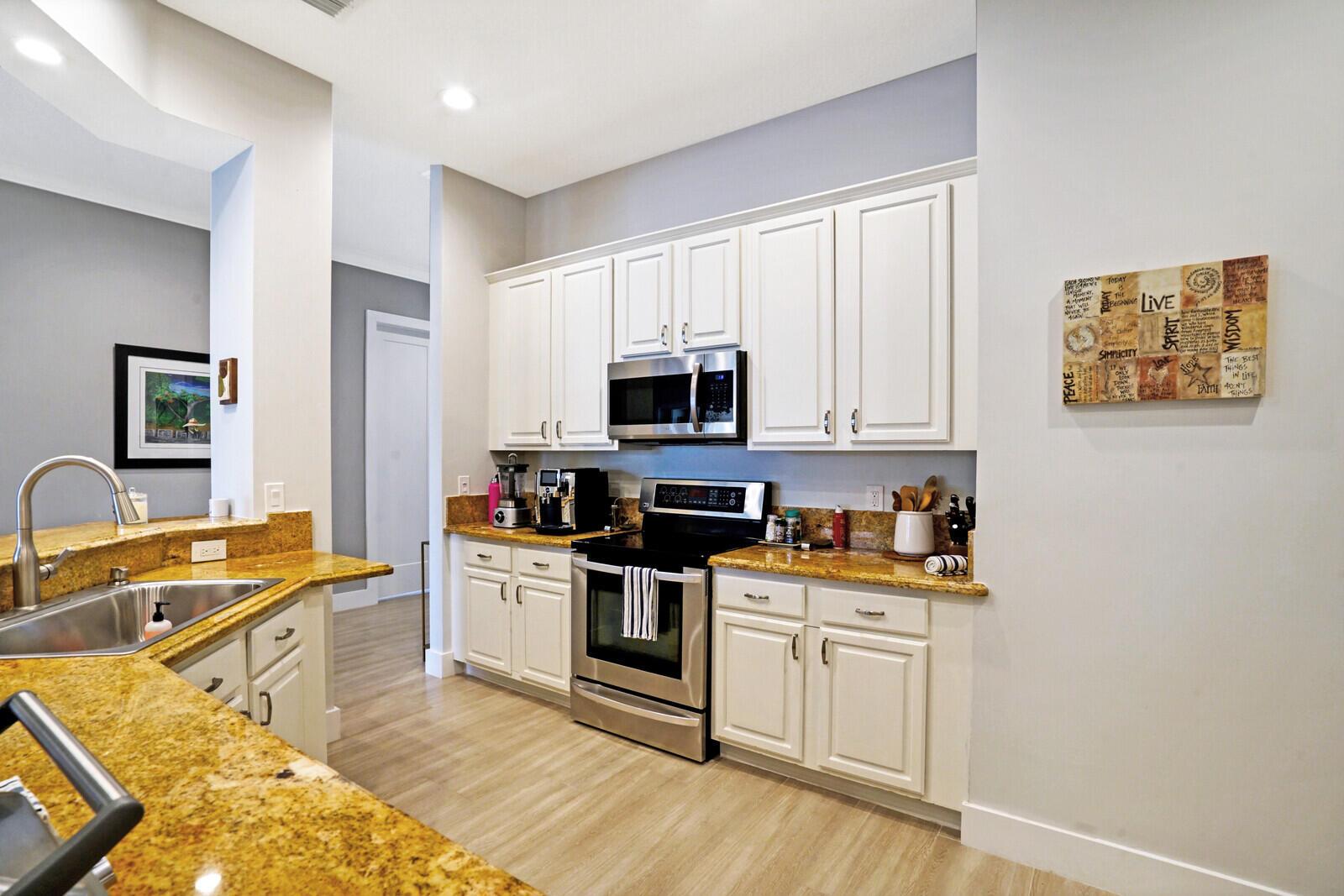 EQUESTRIAN CLUB ESTATES 3 - Residential Lease