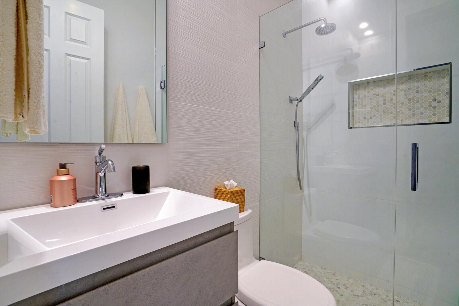 EQUESTRIAN CLUB ESTATES 3 - Residential Lease