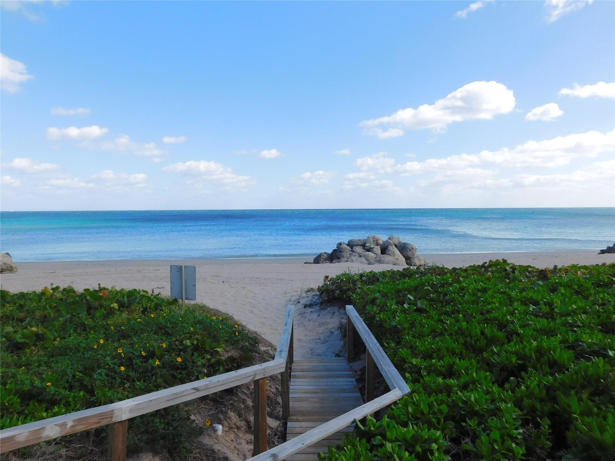 COVE BEACH CLUB - Residential