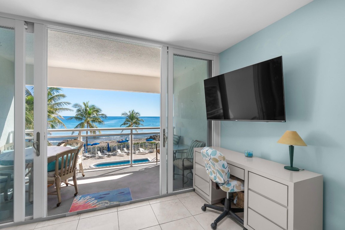 COVE BEACH CLUB - Residential
