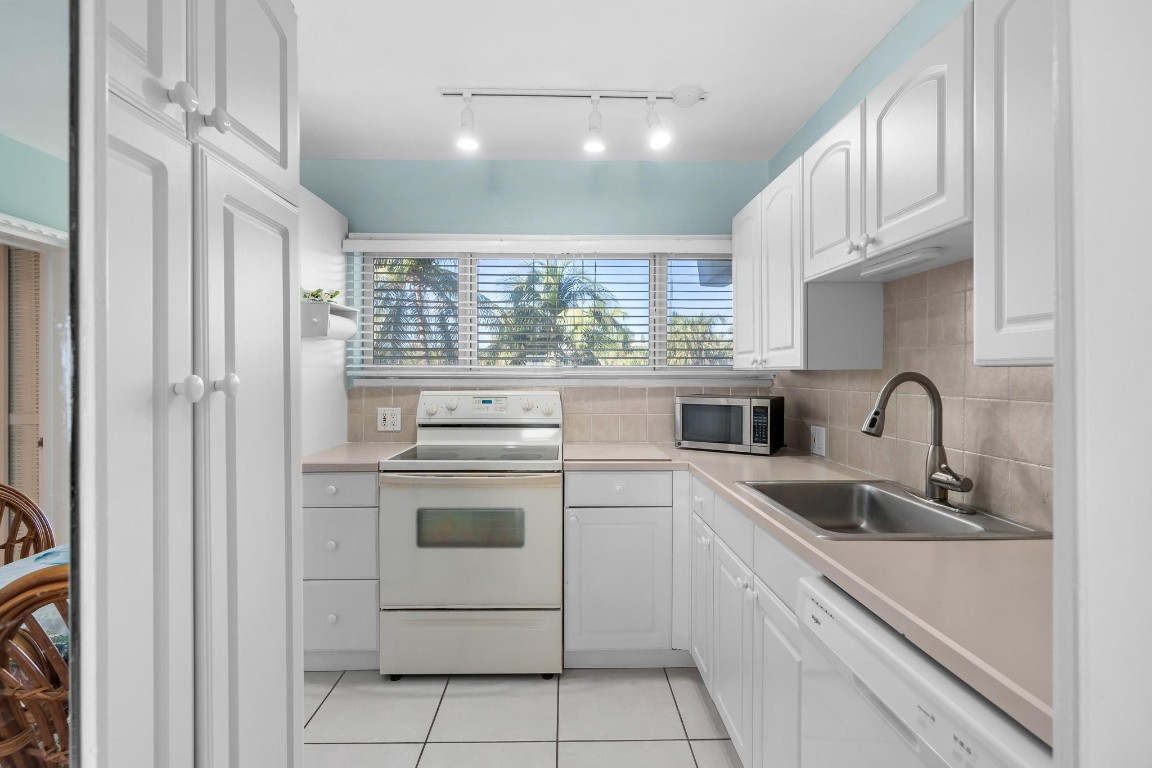 COVE BEACH CLUB - Residential