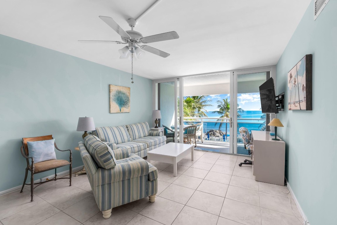COVE BEACH CLUB - Residential