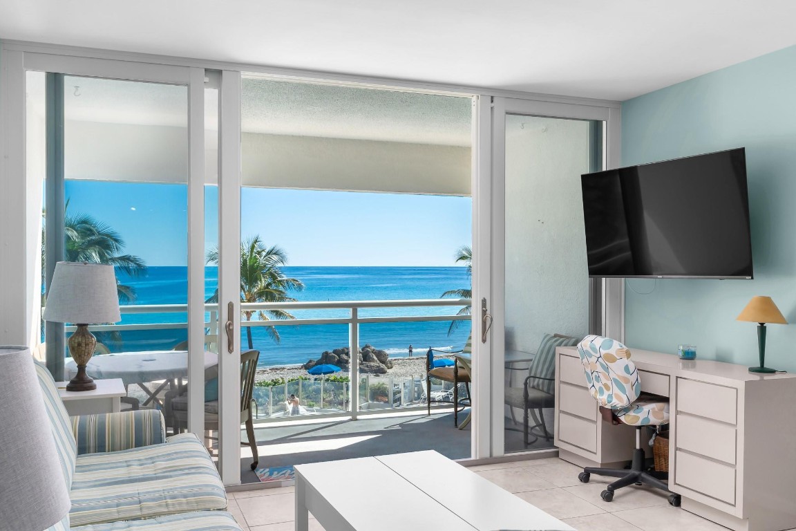 COVE BEACH CLUB - Residential