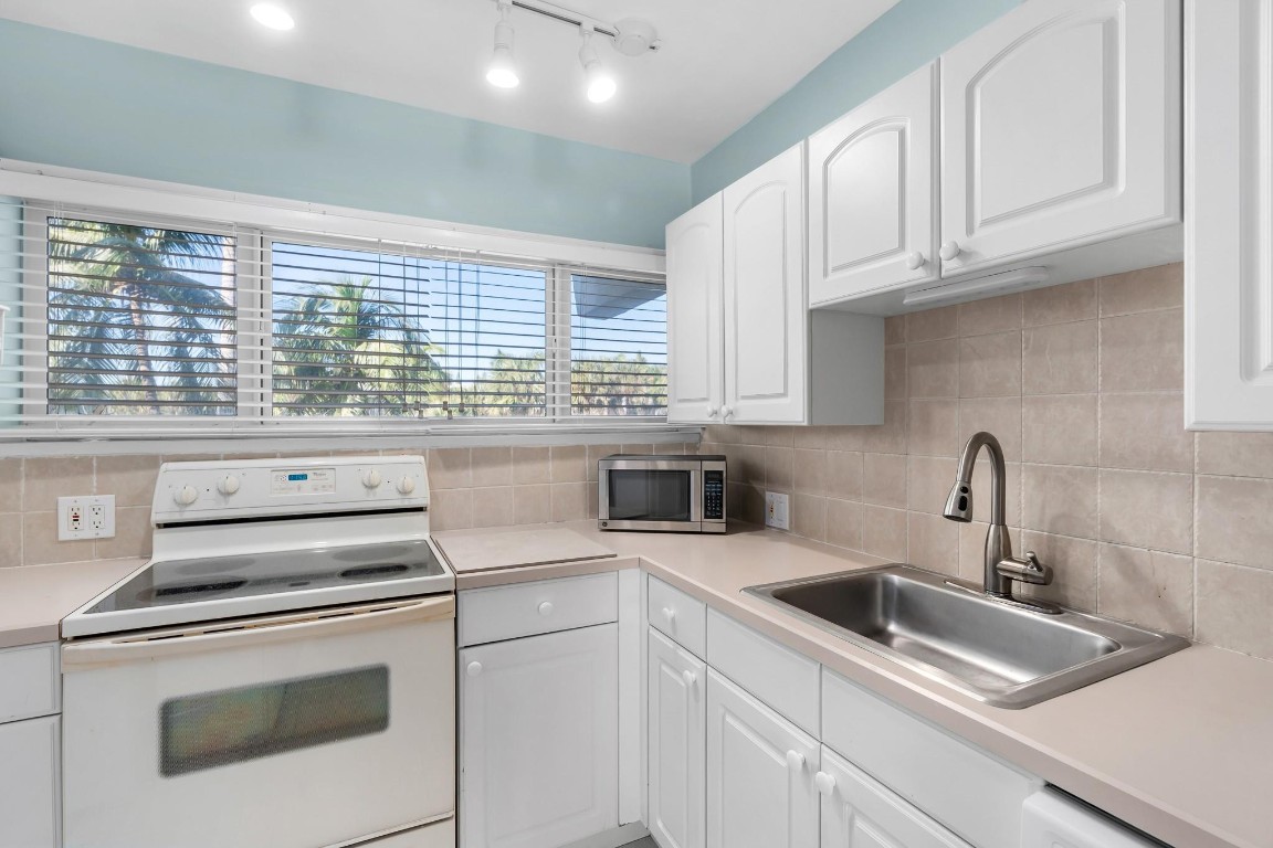 COVE BEACH CLUB - Residential