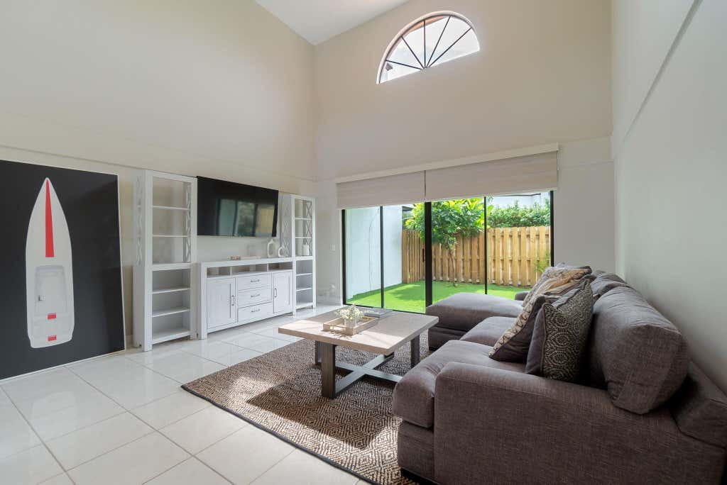 Photo of 13547 Fountain View Boulevard, Wellington, FL 33414 (MLS # B26062735)