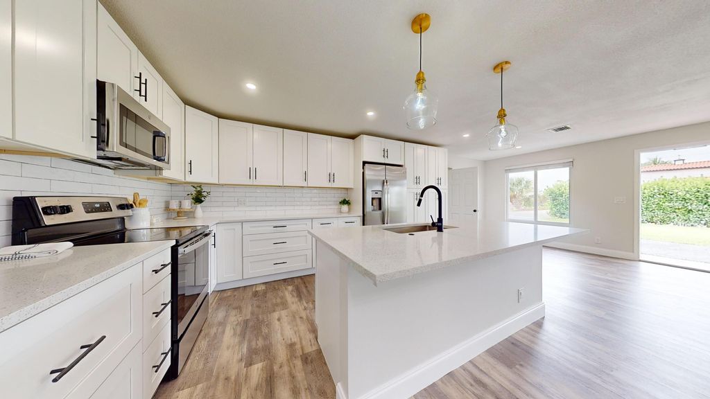 Photo of 350 Glenn Road, West Palm Beach, FL 33405 (MLS # R11004098)