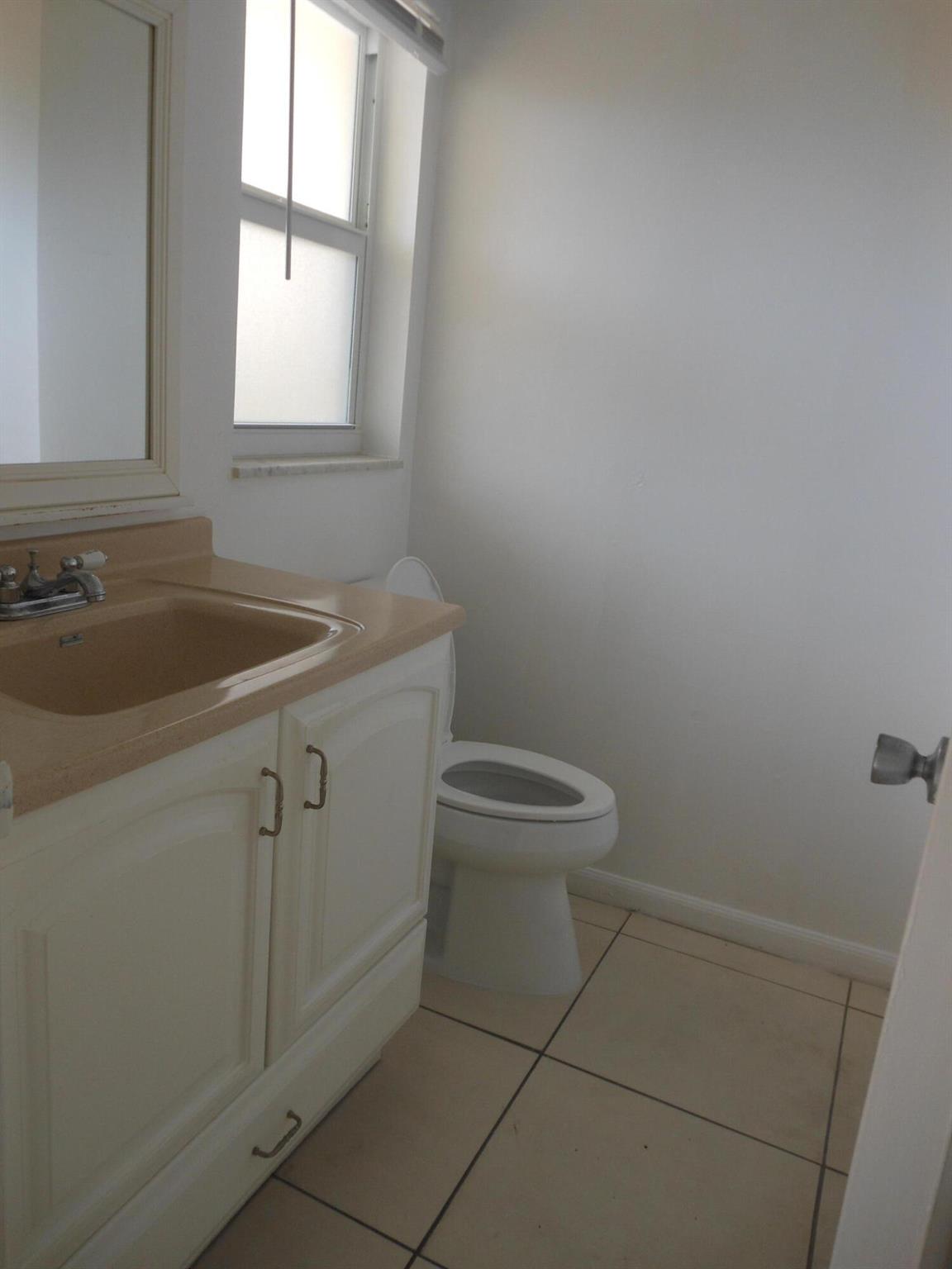 2515 NE 1st Court 117