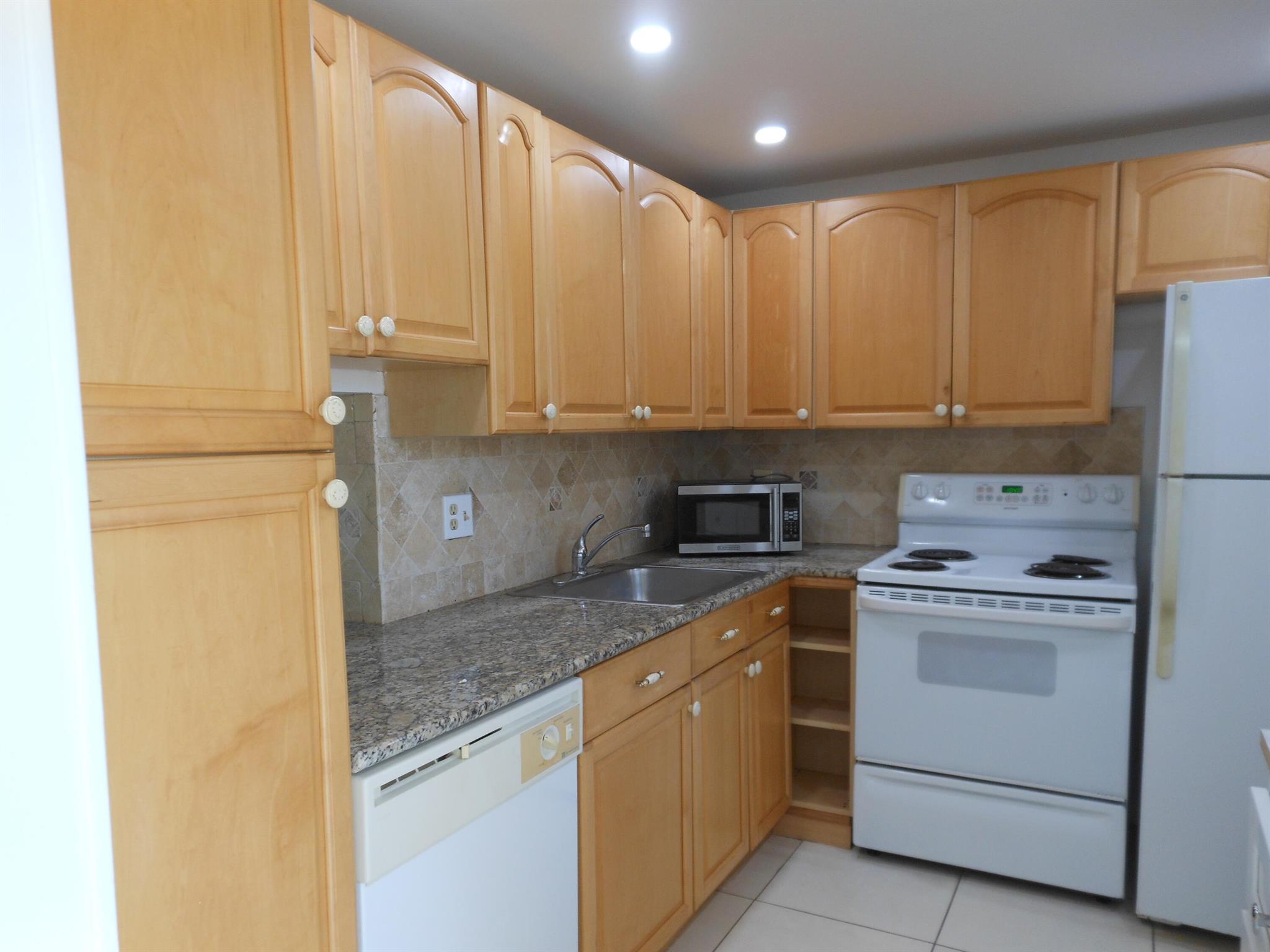 2515 NE 1st Court 117