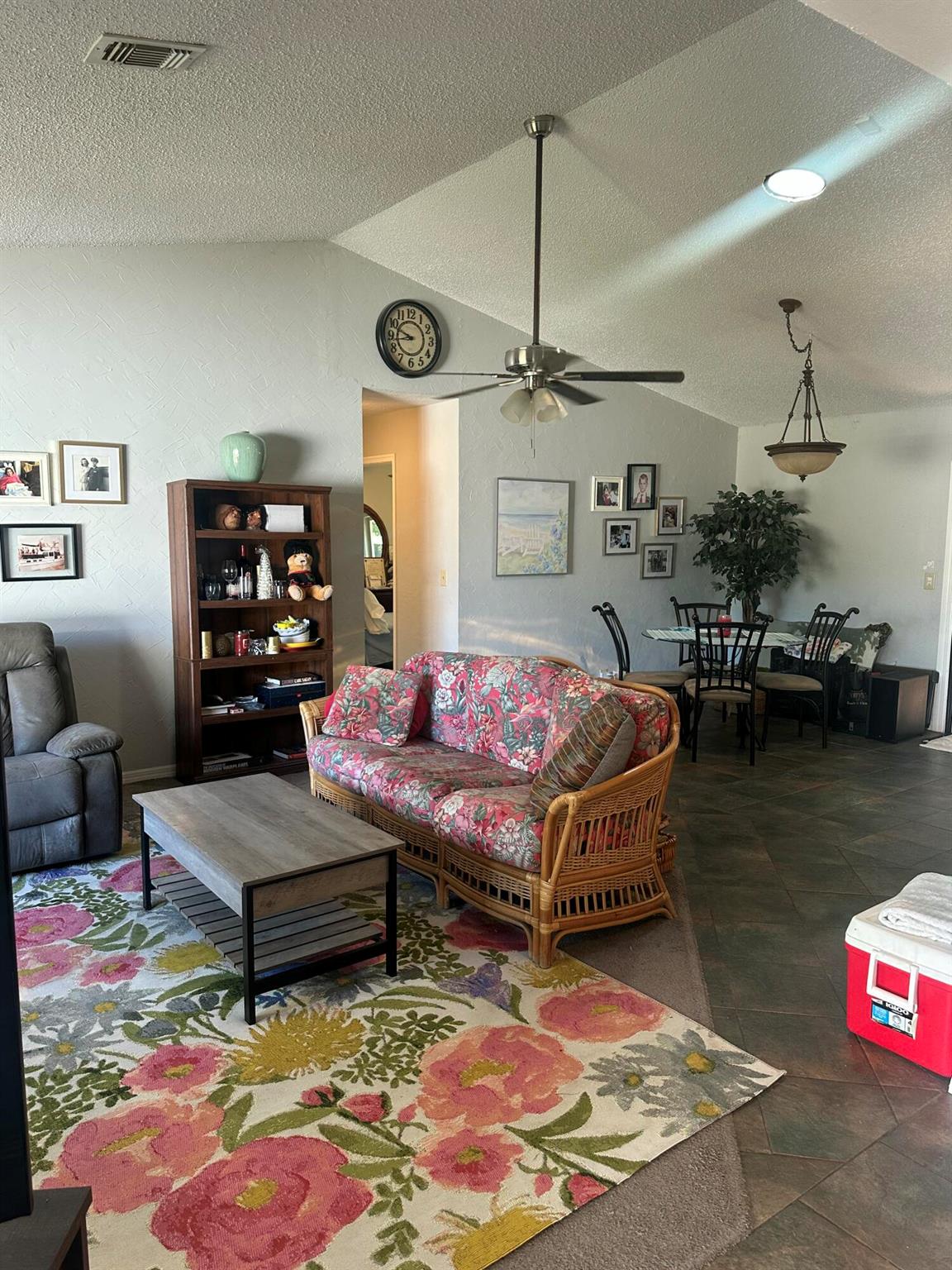 EASTRIDGE ESTATES - Residential