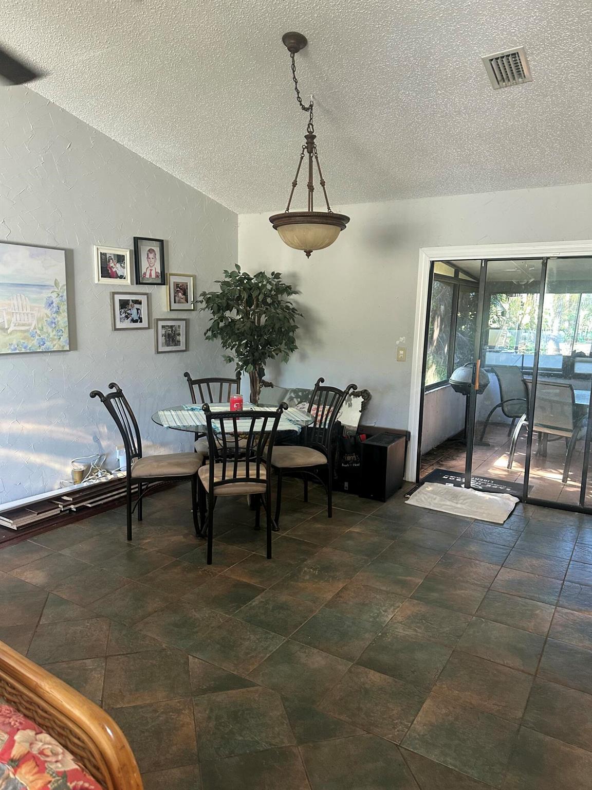 EASTRIDGE ESTATES - Residential