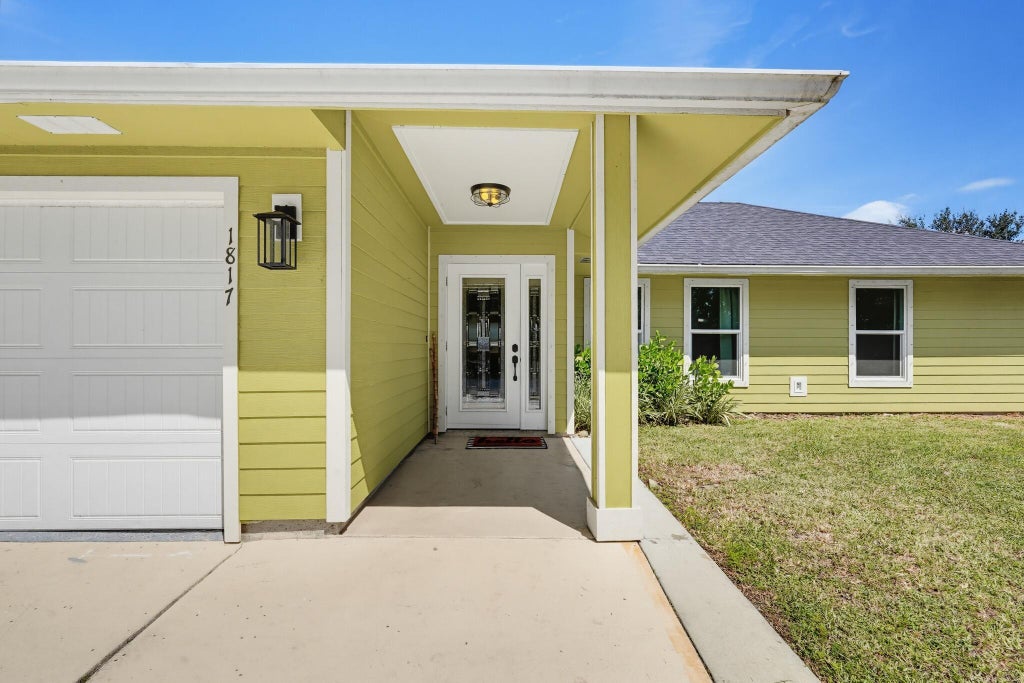 Photo of 1817 SW OPEN VIEW Drive, Port Saint Lucie, FL 34953 (MLS # B26081724)