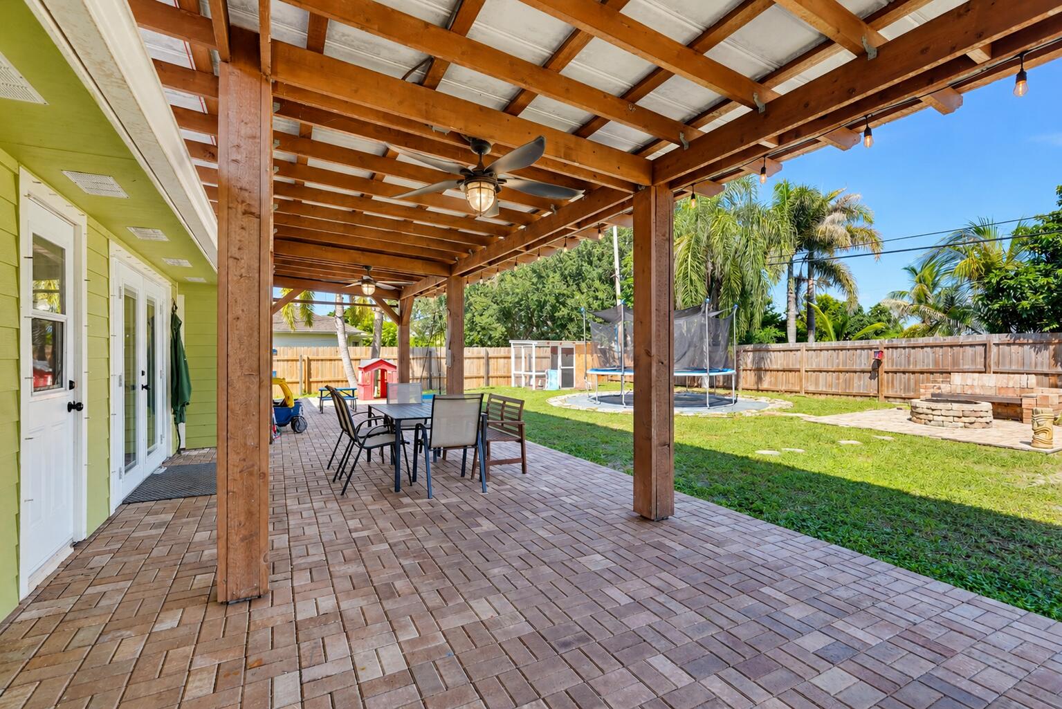1817 SW OPEN VIEW Drive