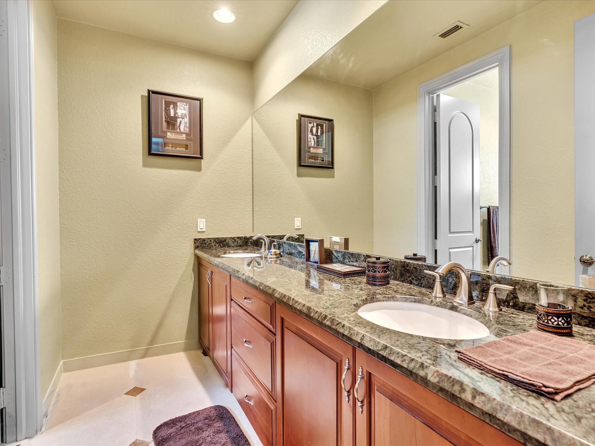 SANTA BARBARA SHORES - Residential