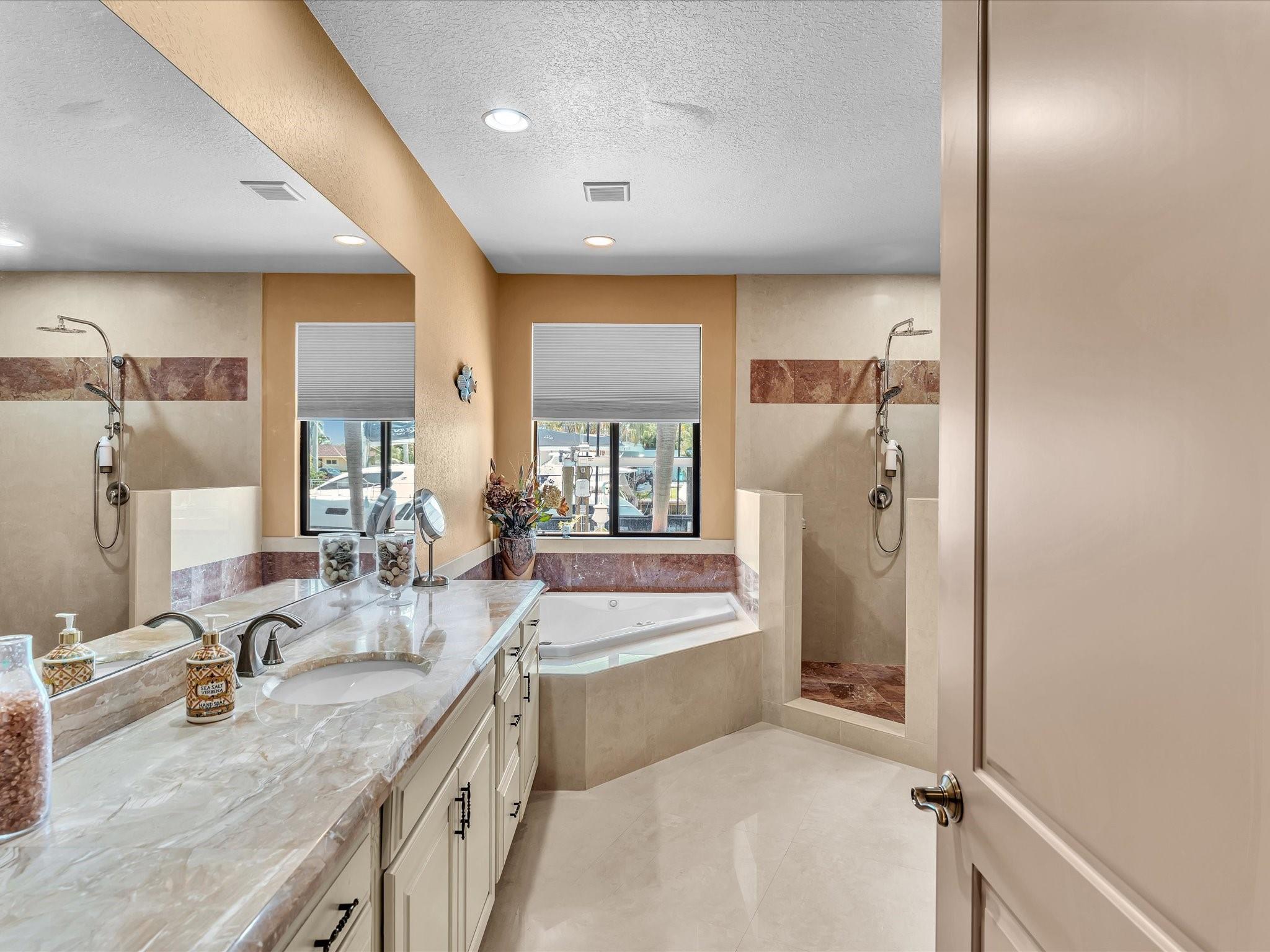 SANTA BARBARA SHORES - Residential