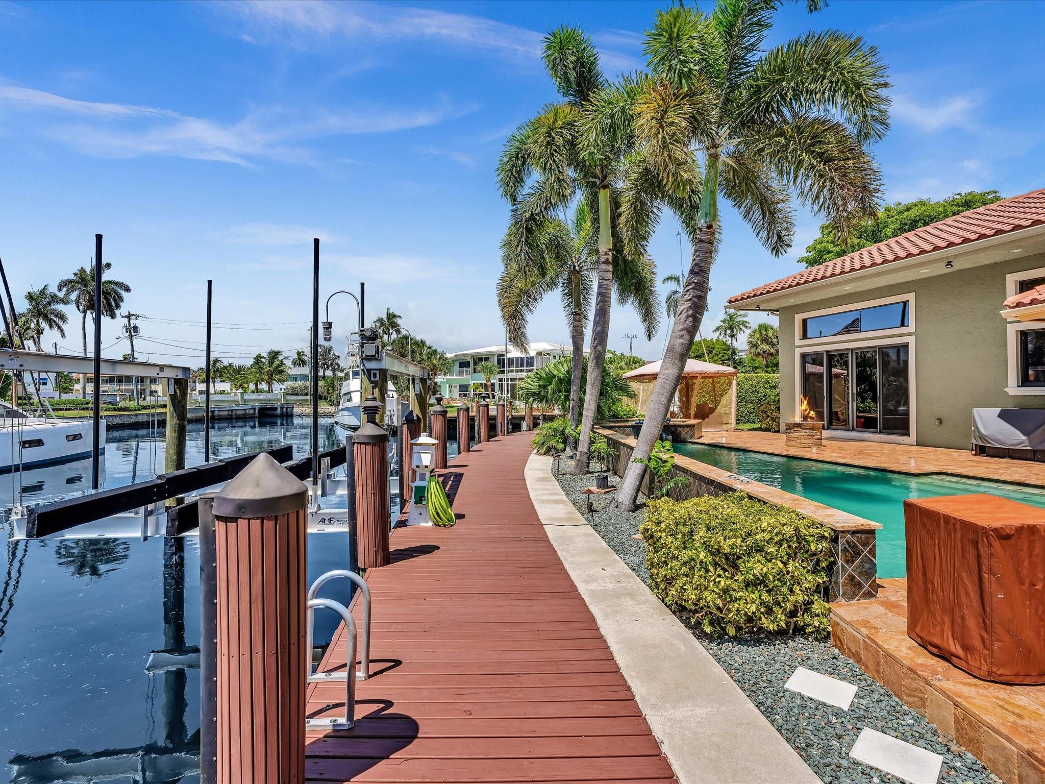 SANTA BARBARA SHORES - Residential