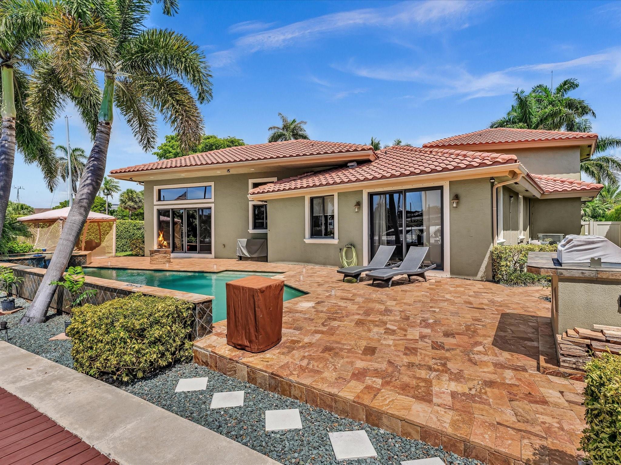 SANTA BARBARA SHORES - Residential