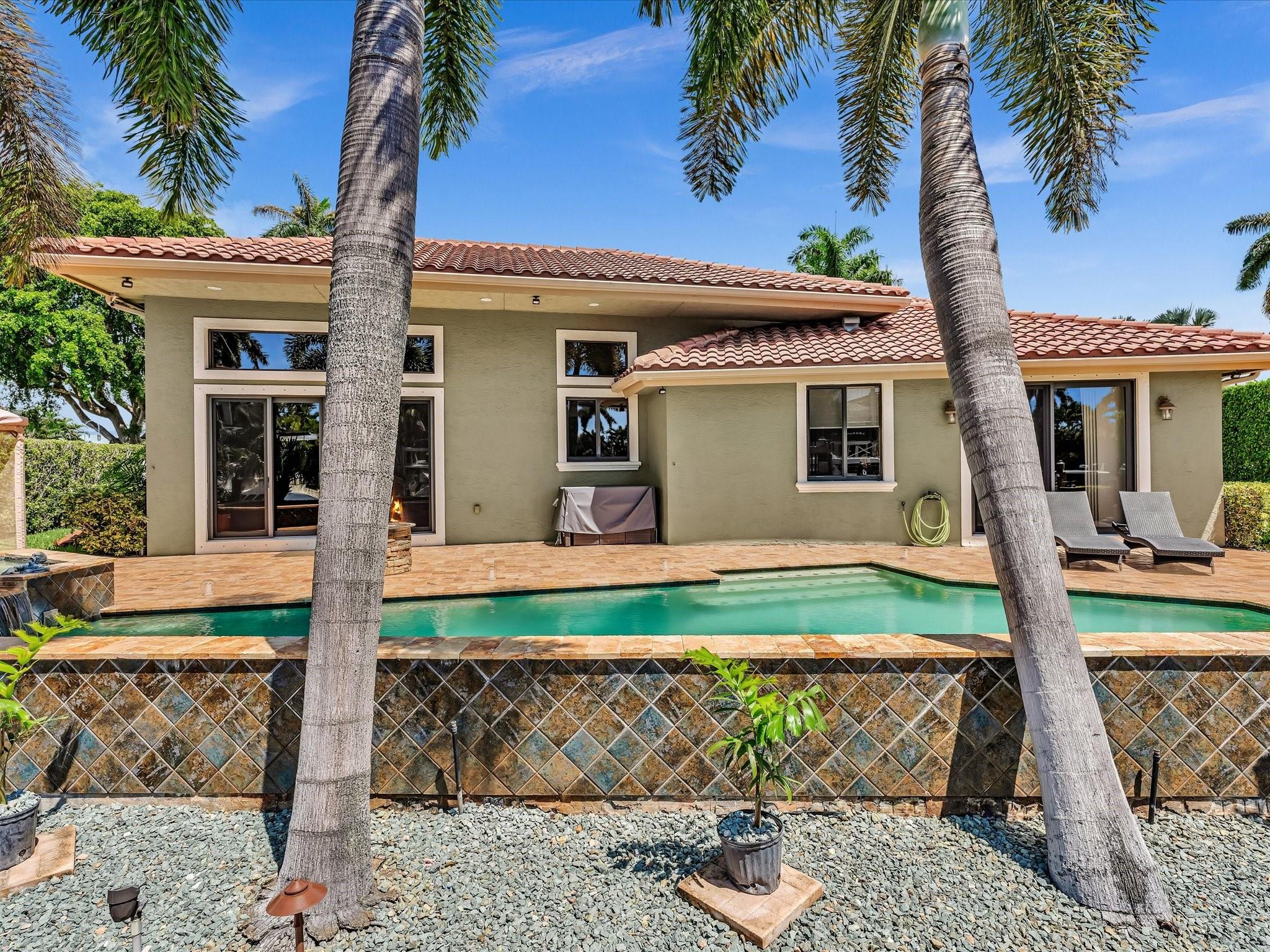 SANTA BARBARA SHORES - Residential