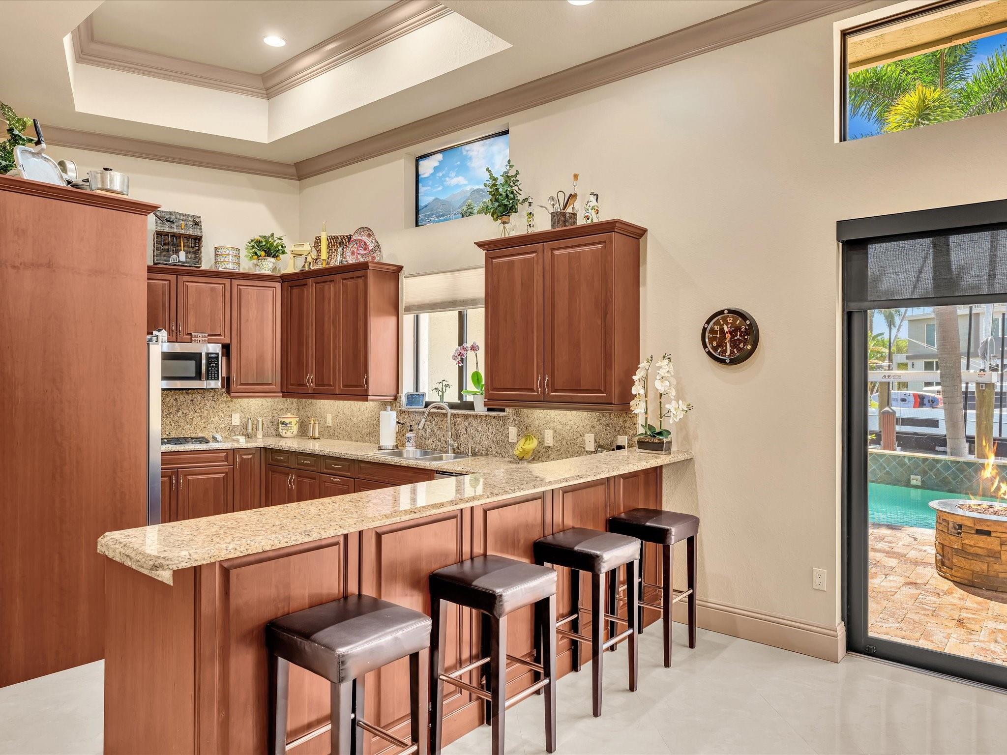 SANTA BARBARA SHORES - Residential