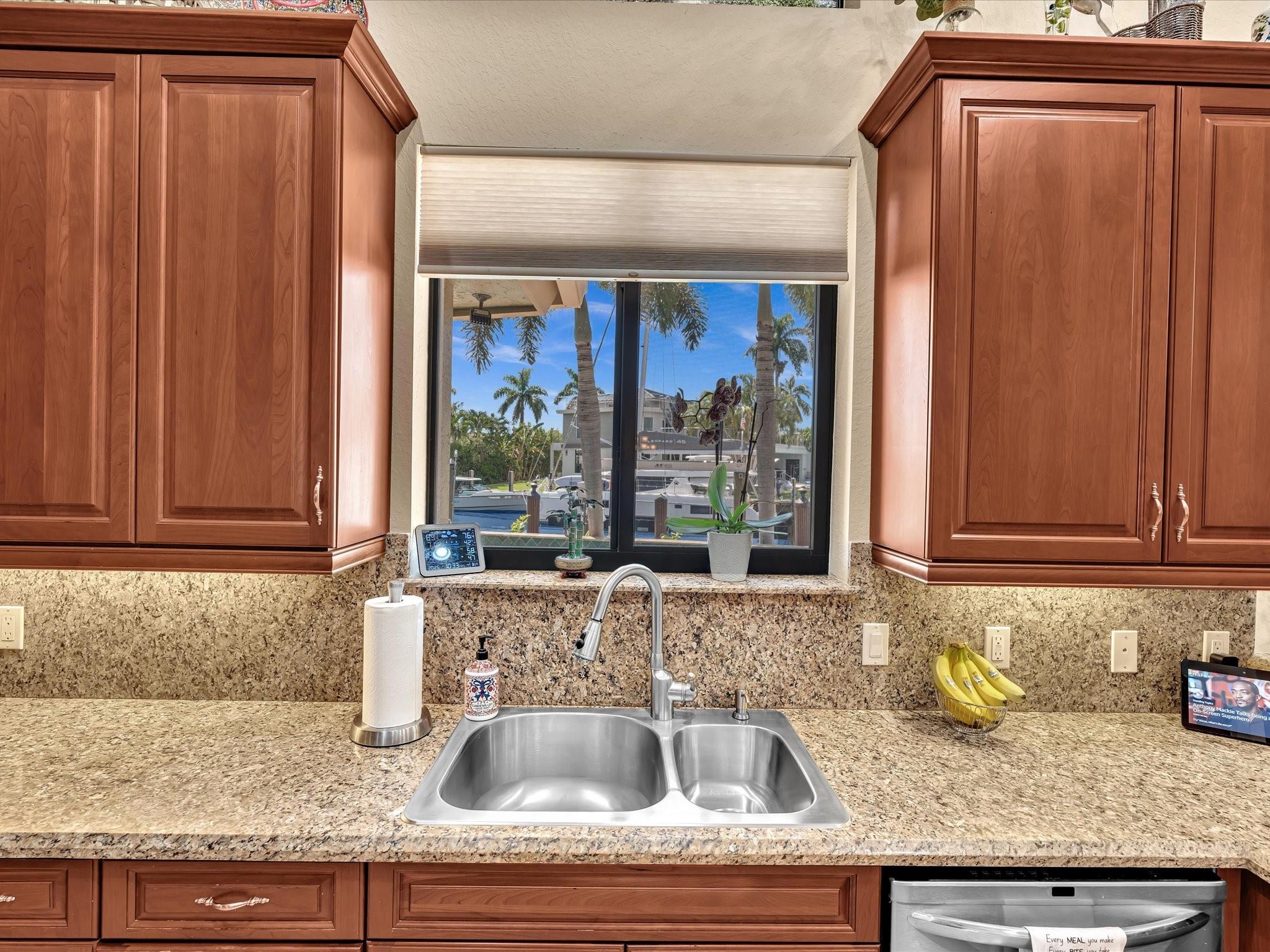 SANTA BARBARA SHORES - Residential