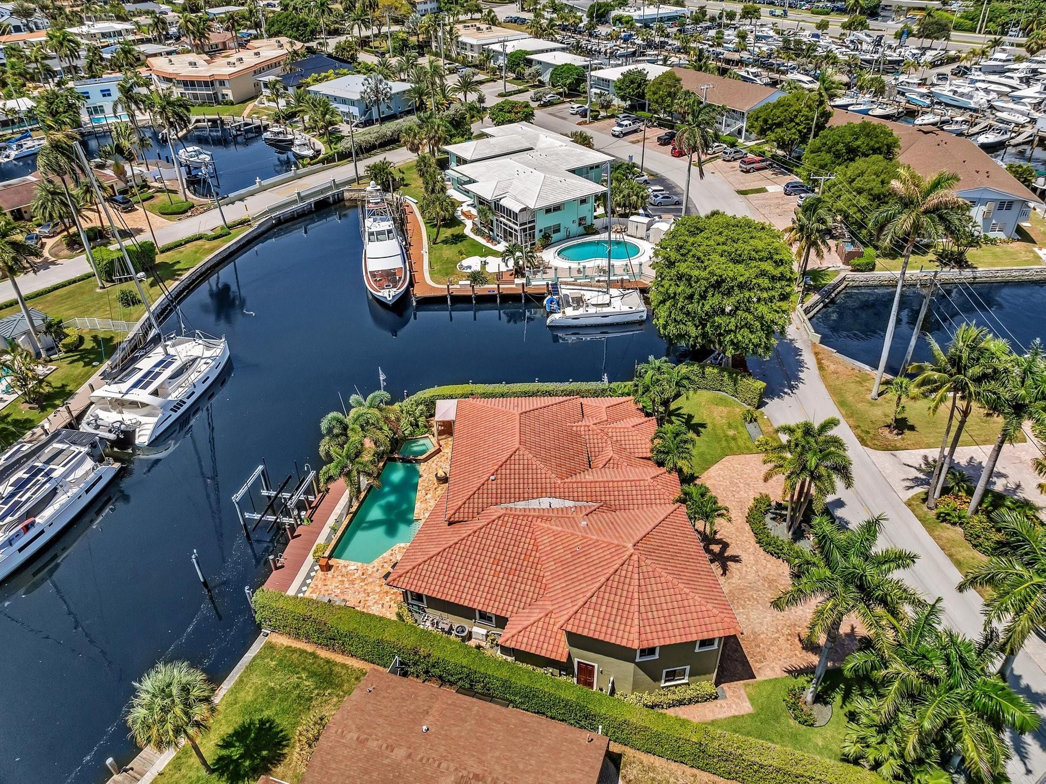 SANTA BARBARA SHORES - Residential