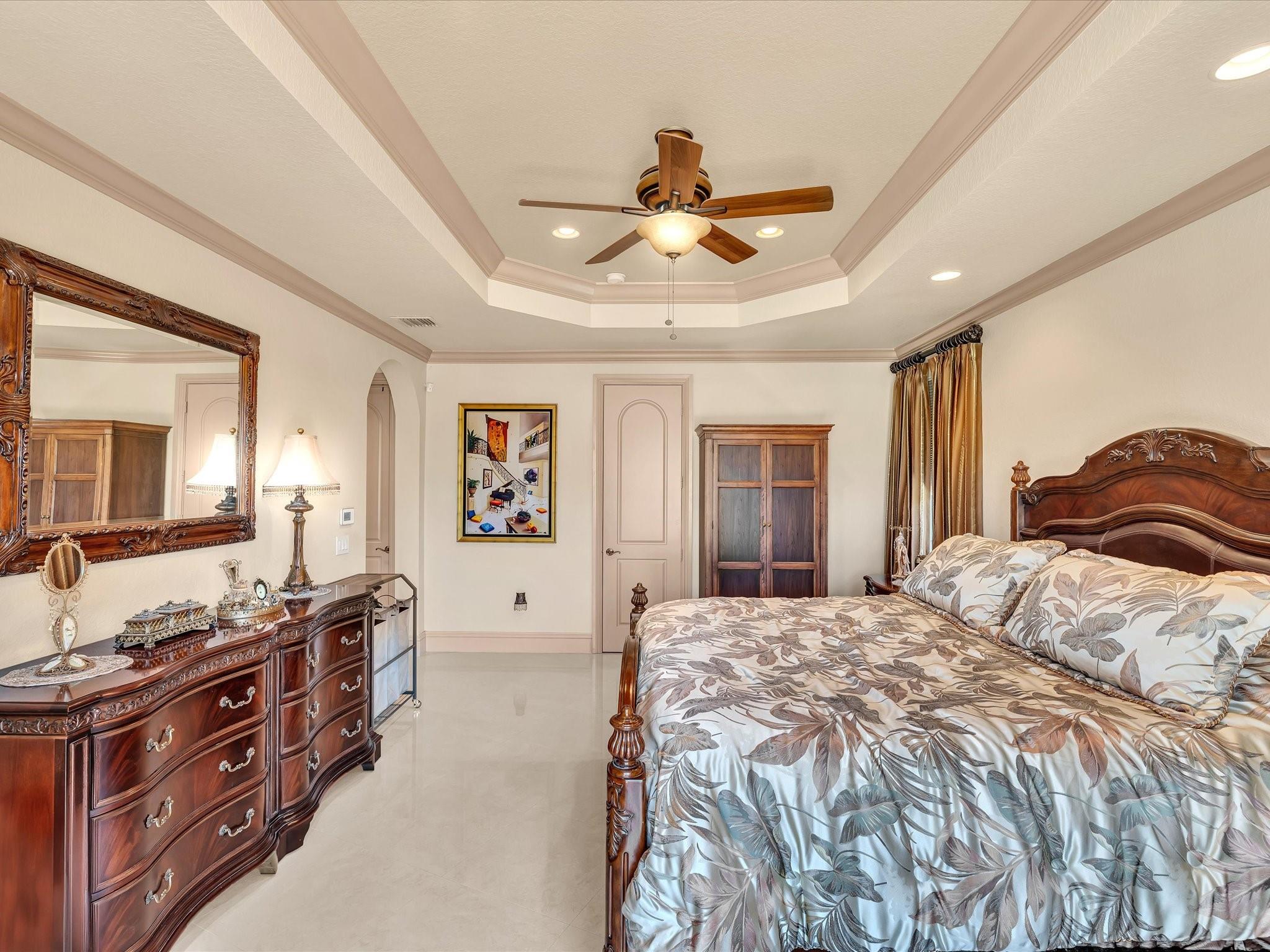 SANTA BARBARA SHORES - Residential