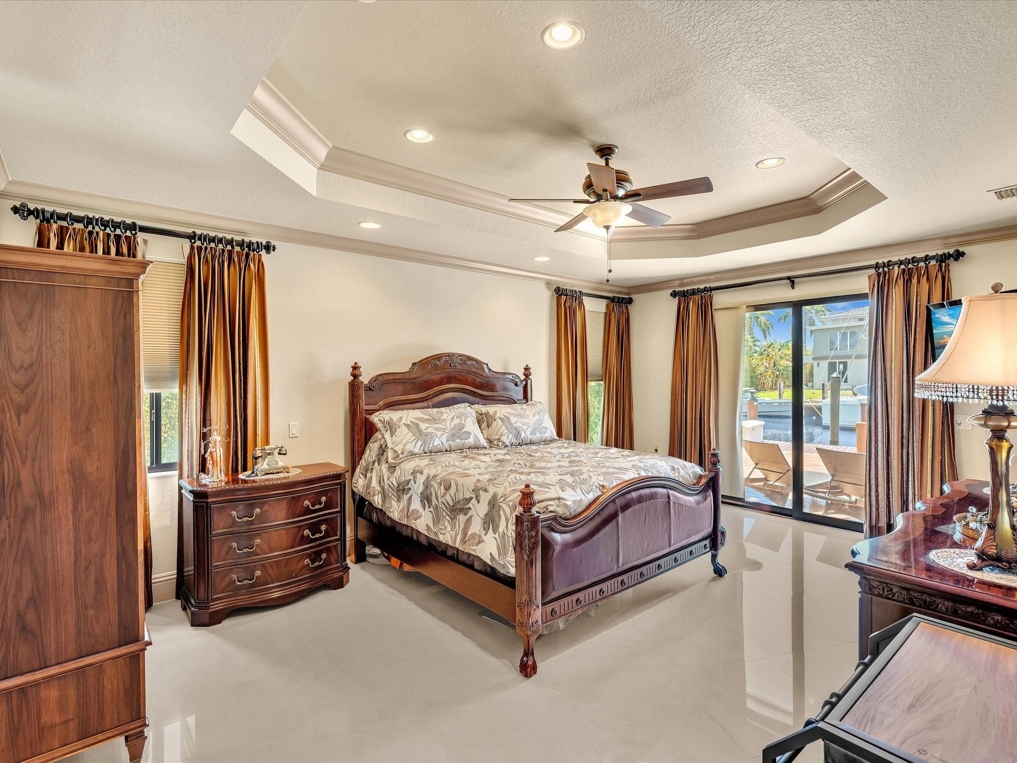 SANTA BARBARA SHORES - Residential