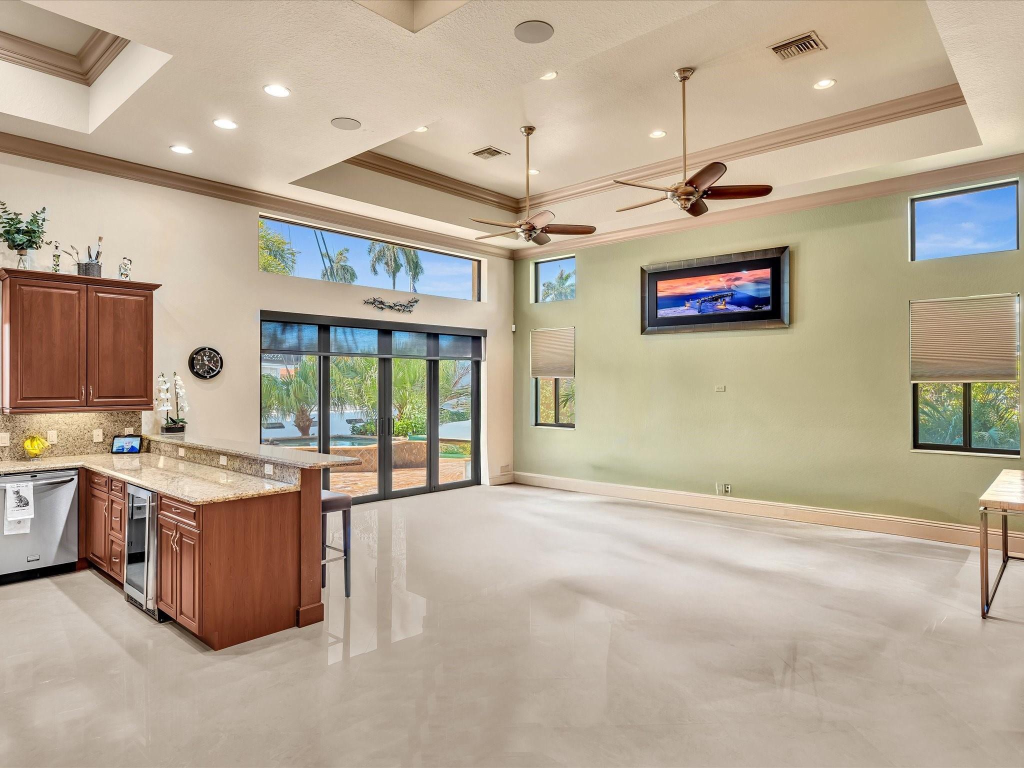 SANTA BARBARA SHORES - Residential